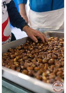 immagine di castagne servite alla Sagra della Castagna di Premilcuore