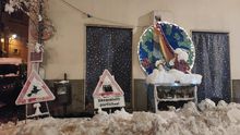 foto con cartelli dei Pasqualotti Portichesi a Portico di Romagna sotto la neve