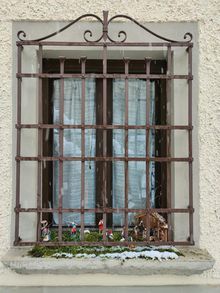 finestra con presepe a Portico il Paese dei Presepi