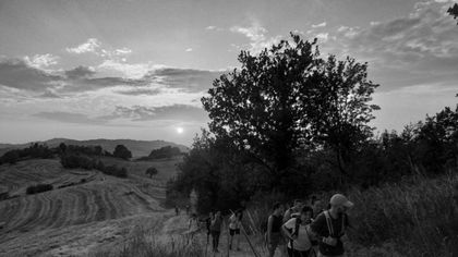 Trekking al tramonto sul sentiero del minatore